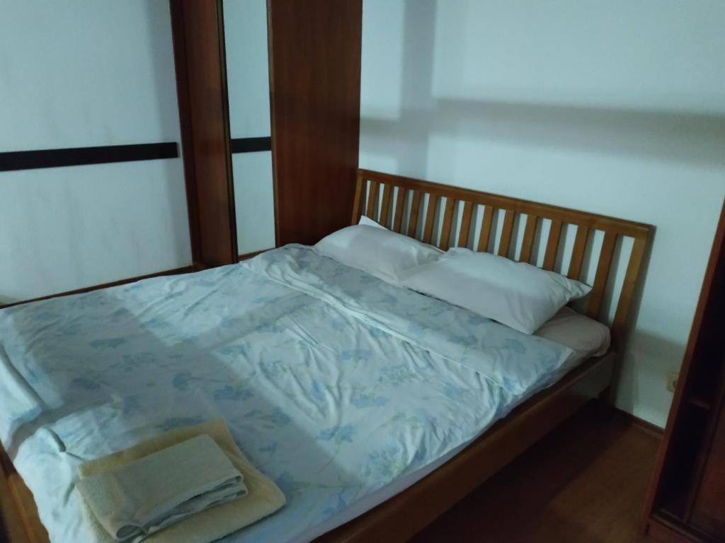 Nice Apartment Near Gulliver Киев Екстериор снимка