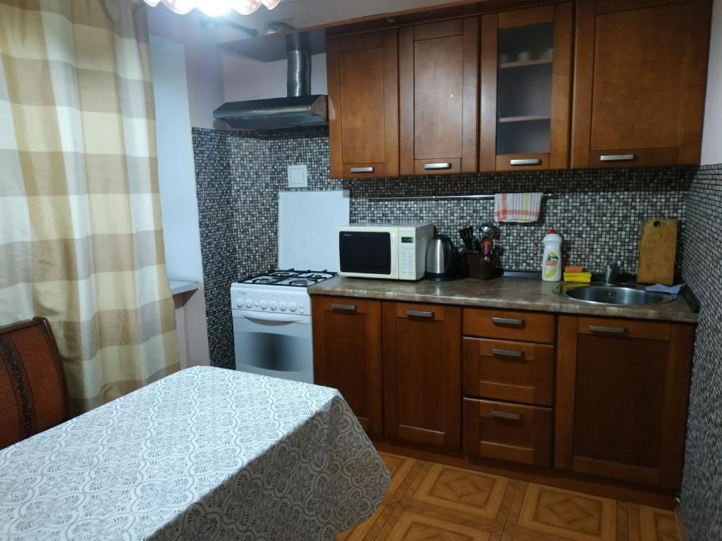 Nice Apartment Near Gulliver Киев Екстериор снимка